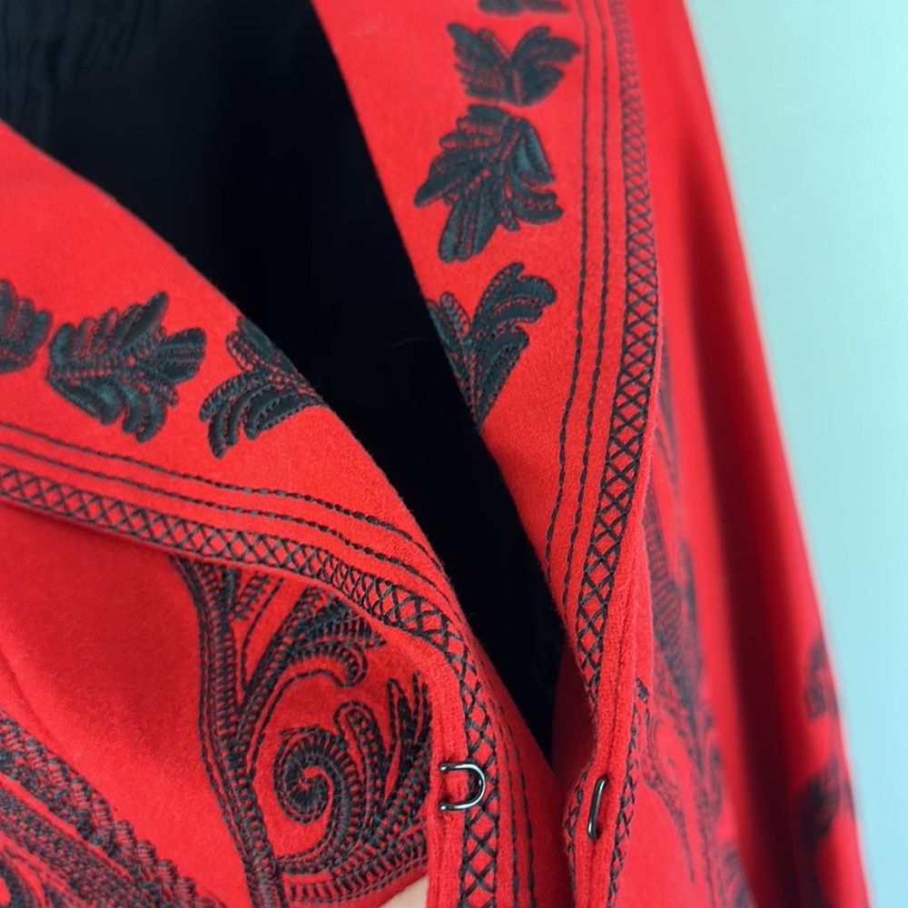 Peter Nygard Red Blazer with Black Embroidery - Picture 12 of 16